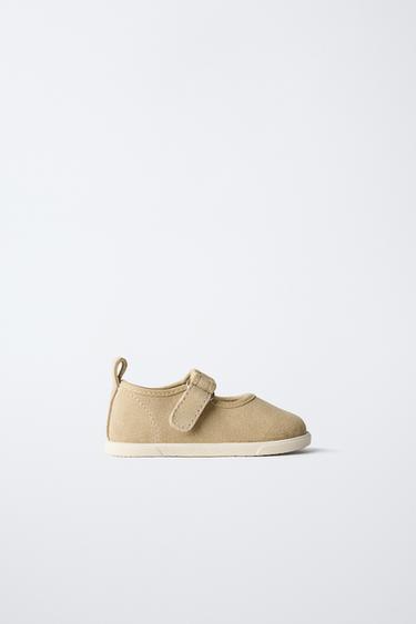 ΔΕΡΜΑΤΙΝΗ ΜΠΑΛΑΡΙΝΑ BAREFOOT - Καφέ της άμμου του Zara