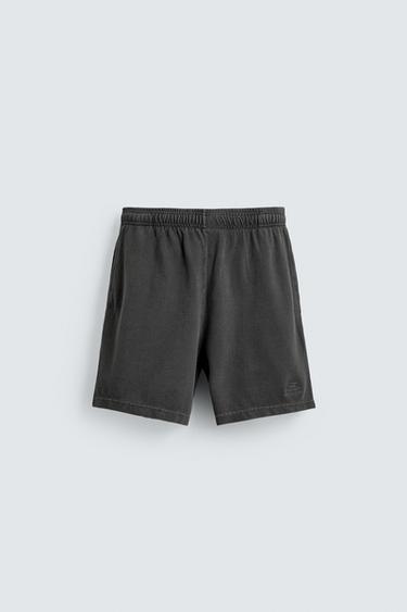 ウォッシュドワッフルバミューダパンツカーボングレーZaraのウォッシュドワッフルバミューダパンツ - カーボングレー 