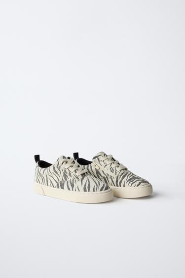 SNEAKER AUS BAUMWOLLE MIT ANIMAL-PRINT - Weiß von Zara