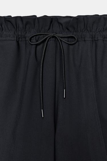 BERMUDA VOLANTÉE À LA TAILLE - Bleu marine foncé de Zara - Image 7