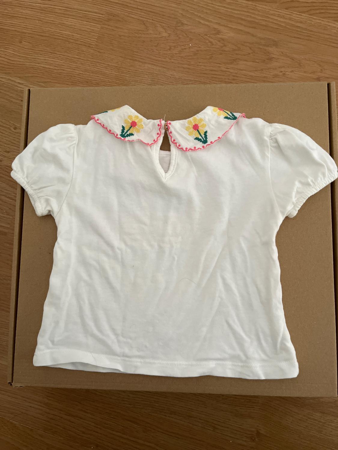 CAMISETA CUELLO FLORES - Image 2