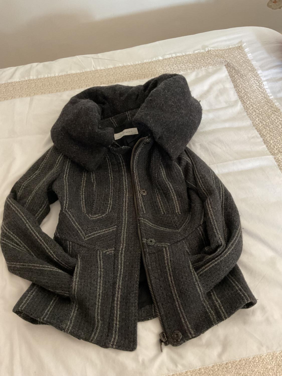 CHAQUETA ENTALLADA CUELLO ENVOLVENTE - Image 4