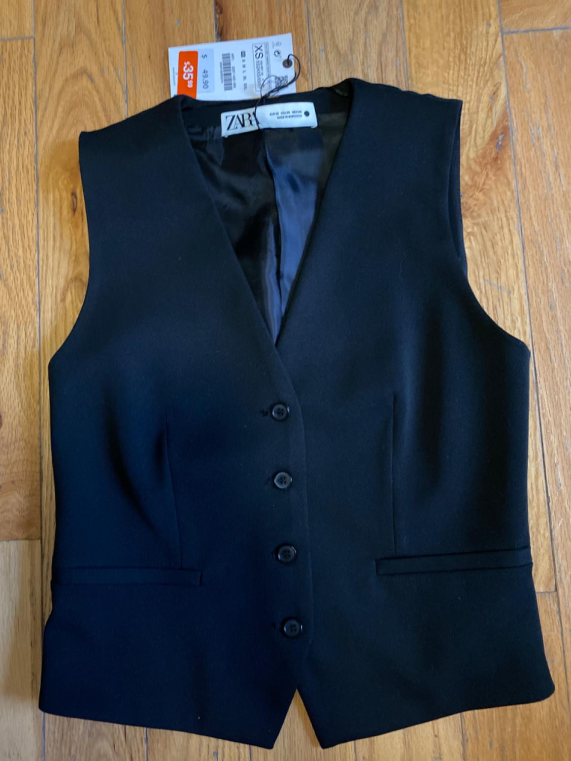 FITTED POCKETS VEST