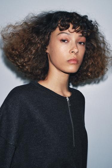 Zara MEKANA DUKSERICA SA RAJSFERŠLUSOM I REBRASTIM PORUBOM – tamnosiva