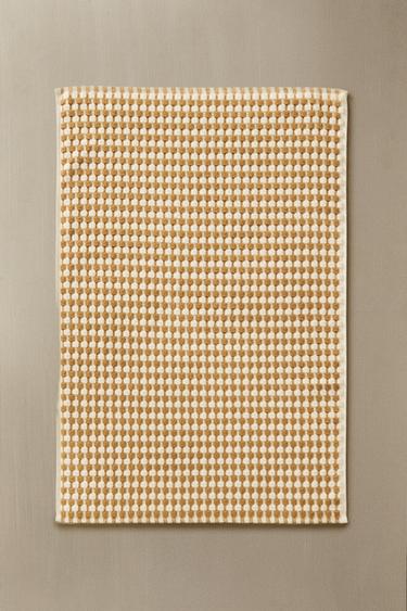 TEXTURED WAFFLE BATH MAT - Curry by Zara