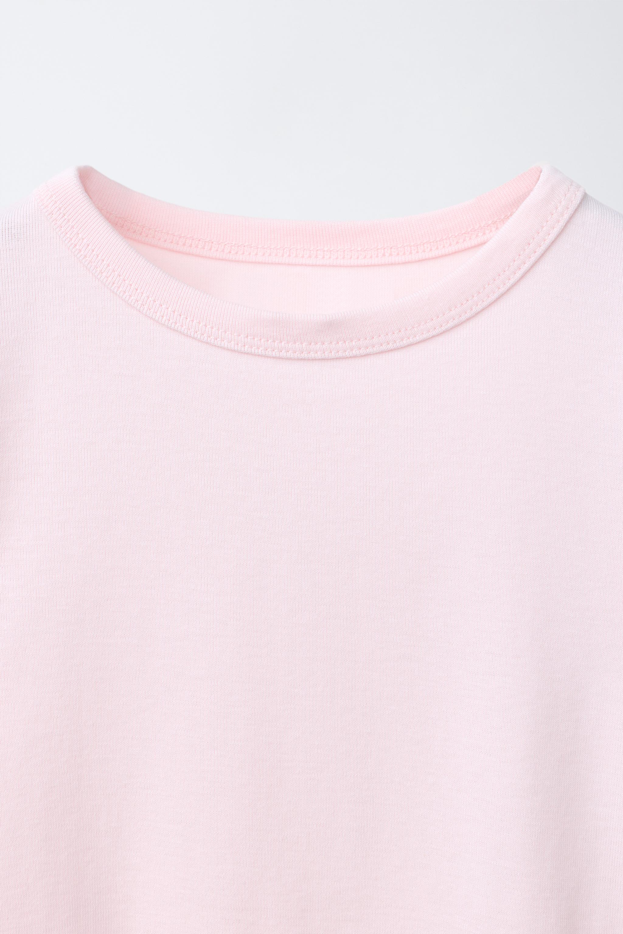 HAUT EN MODAL AVEC CUT OUT ET LACETS