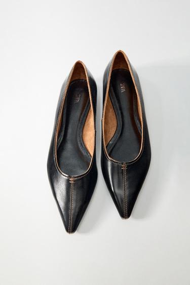 BALLARINA DE PELL AMB REPUNTS - Negre de Zara