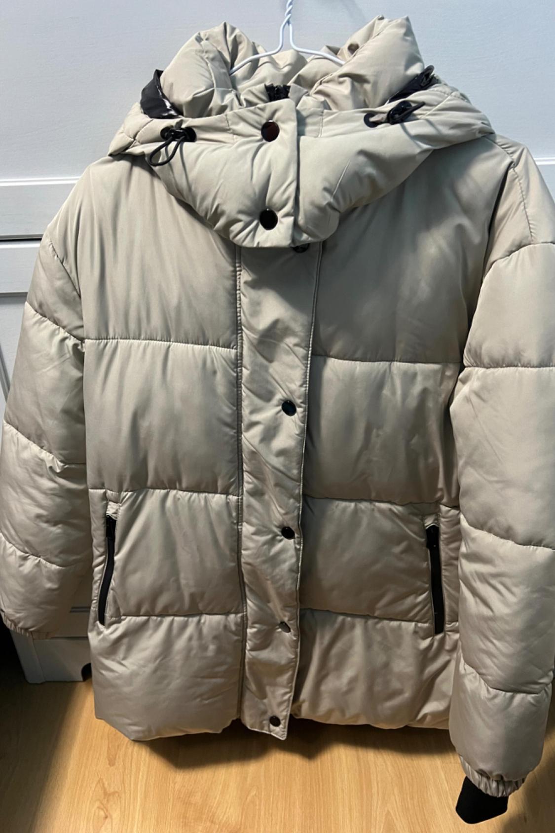 HOODED PUFFER JACKET