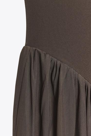 KOMBINIERTES KLEID MIT TÜLL - Dunkelbraun von Zara