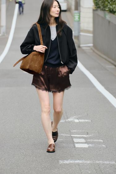 レーストリムサテンショートパンツブラウンZaraのレーストリムサテンショートパンツ - ブラウン 