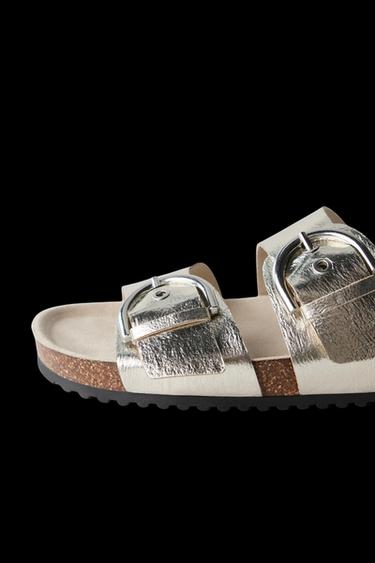 SANDALE MIT METALLSCHNALLEN - Silber von Zara