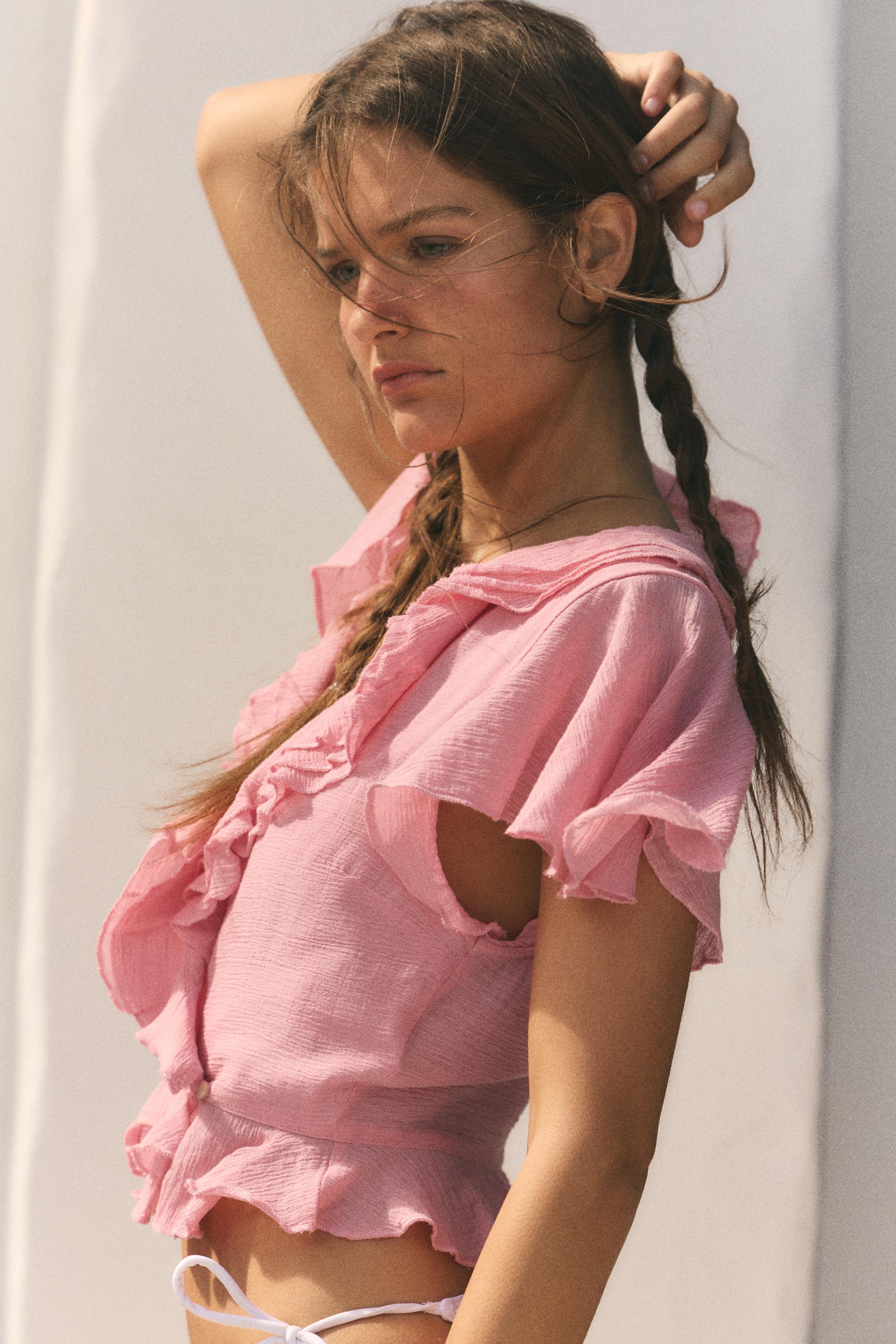 RUFFLED WRAP TOP