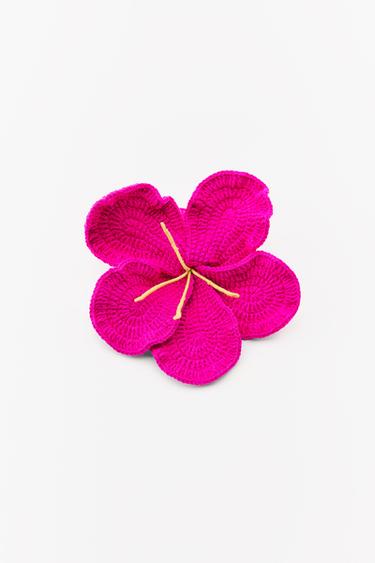 CROCHET FLORAL MAXI SCRUNCHIE - Fuchsia by Zara