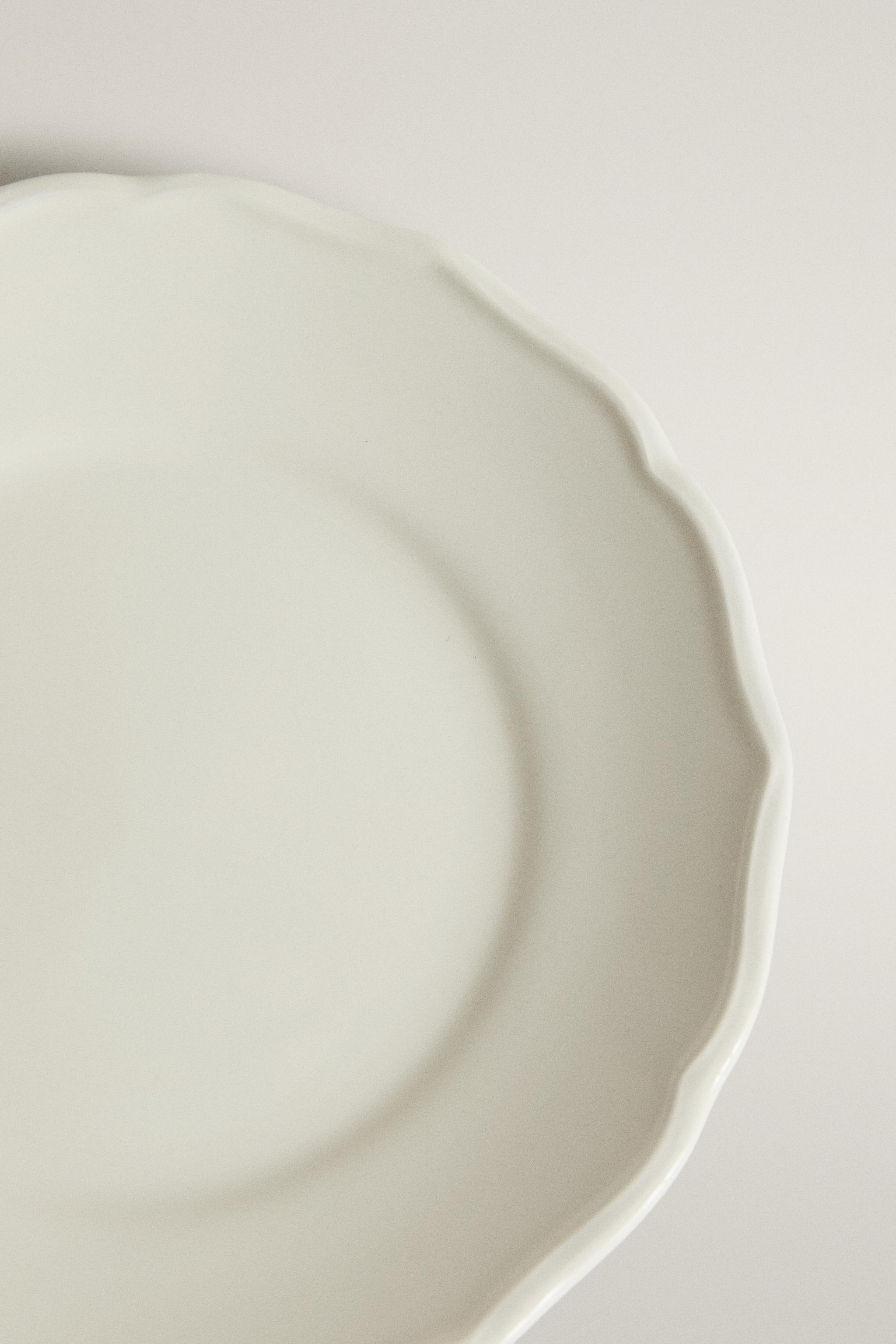ASSIETTE PLATE FAÏENCE BORD RELIEF