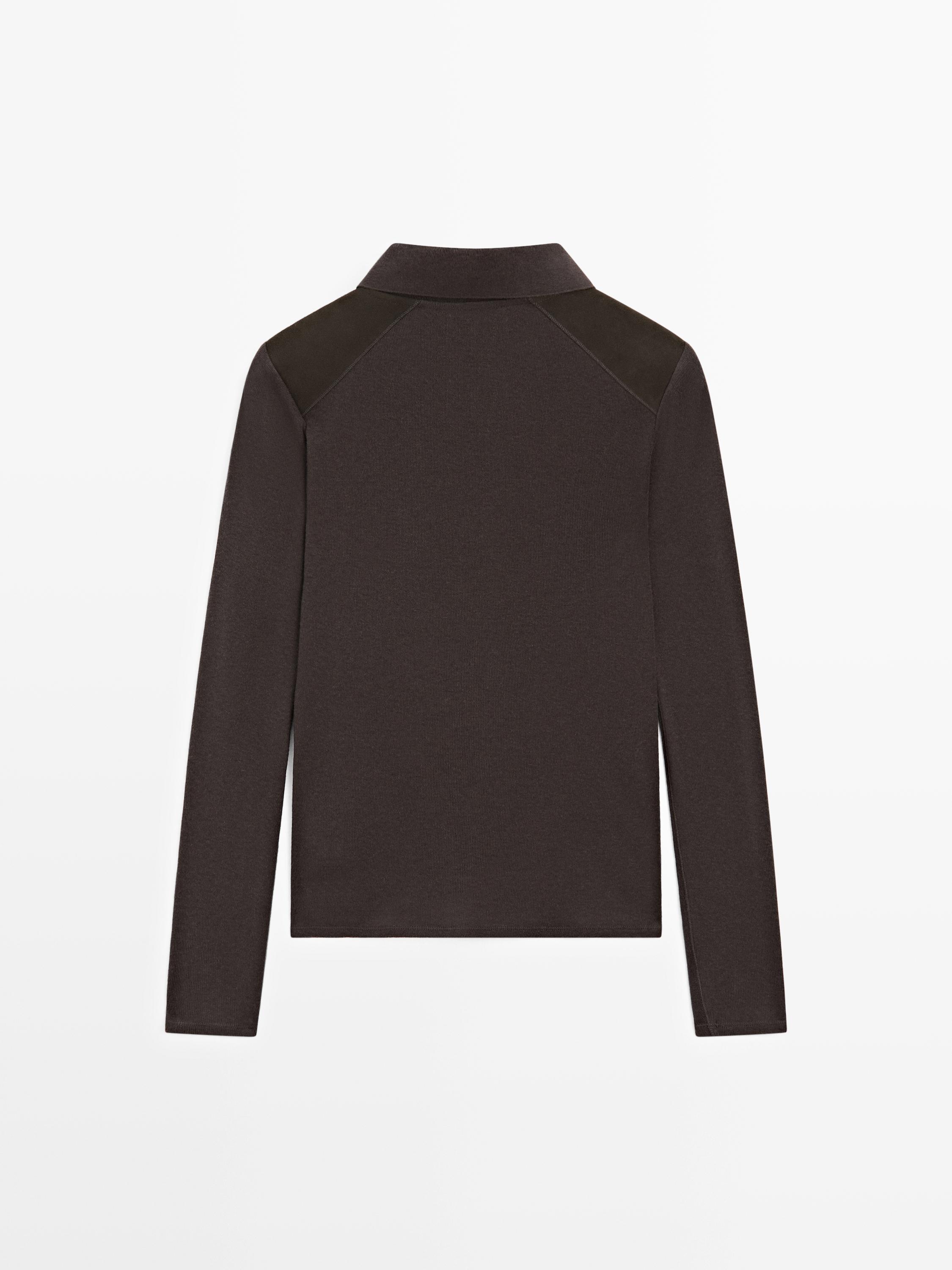 Polo T-shirt with shoulder pads