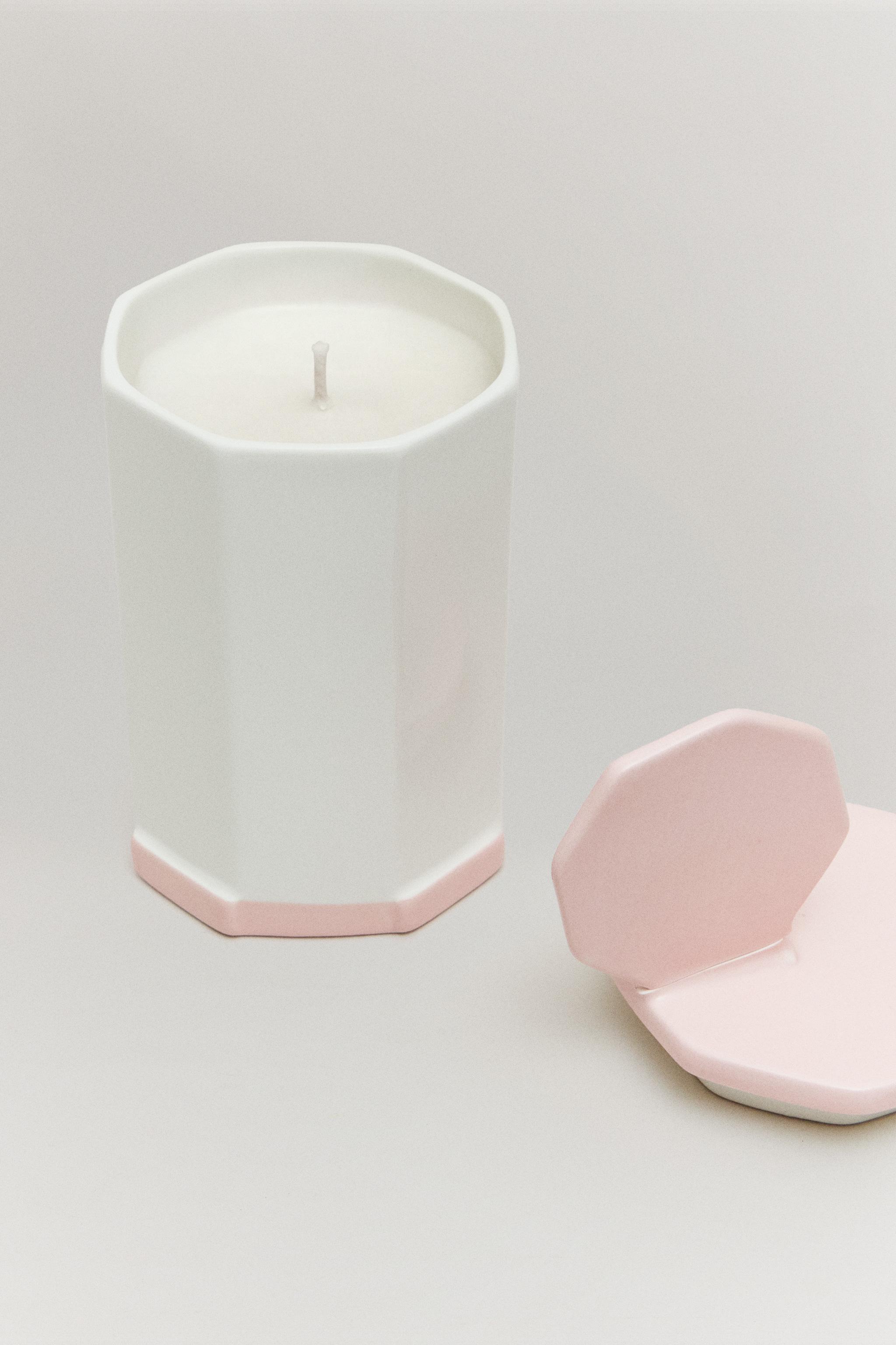 LES AMIES CANDLE 01