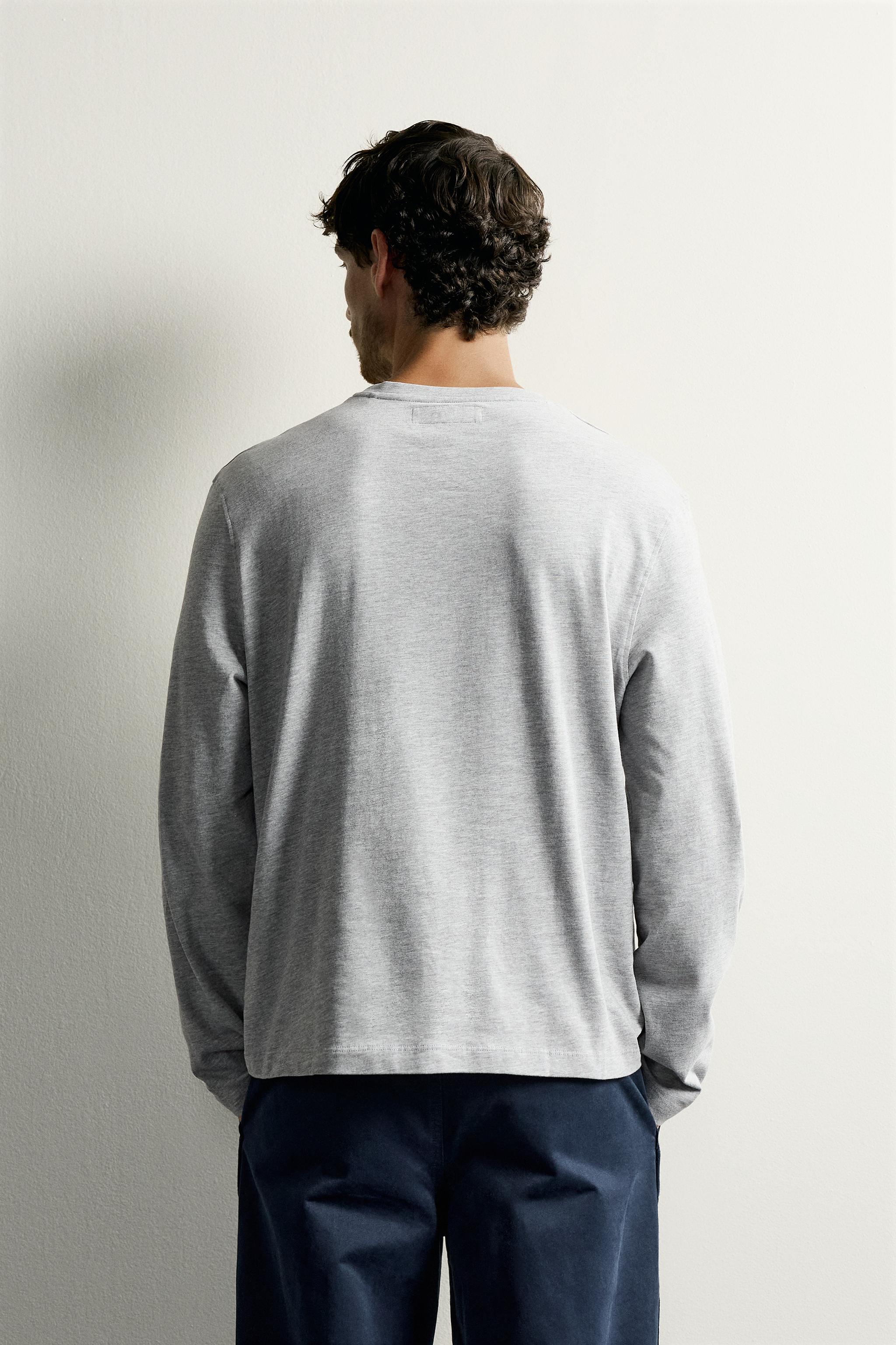 REGULAR FIT LONG-SLEEVE T-SHIRT