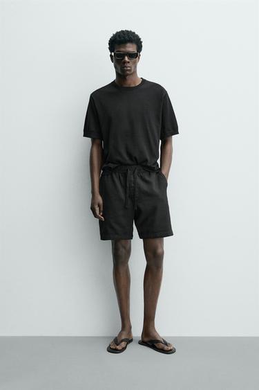 SHORT REGULAR FIT STRUCTURÉ - Noir de Zara