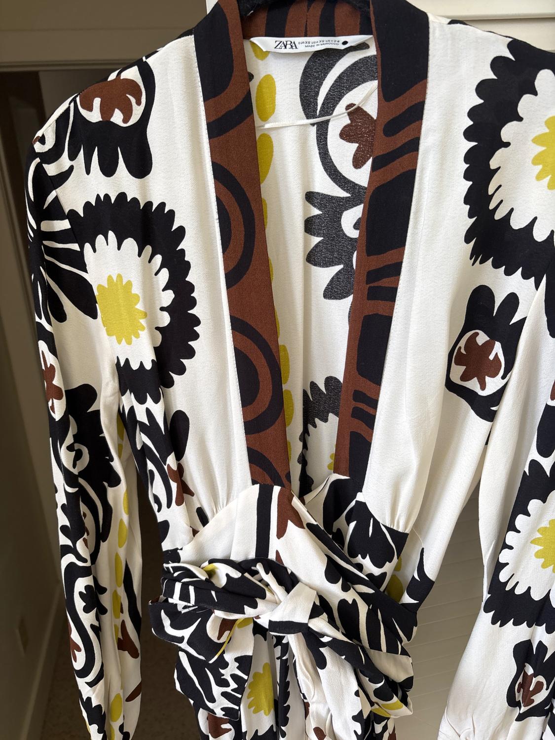 PRINTED WRAP DRESS - Image 3
