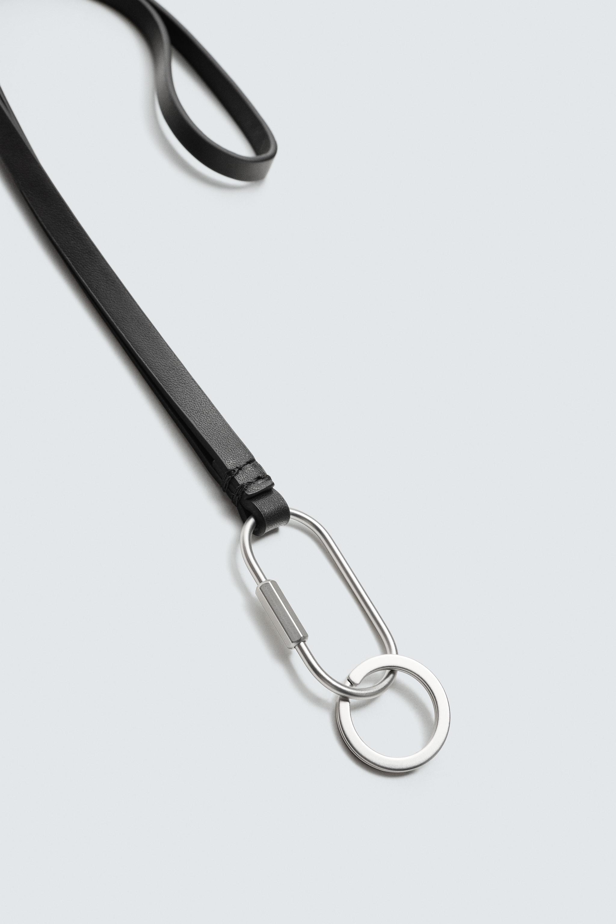 LEATHER PENDANT KEYCHAIN