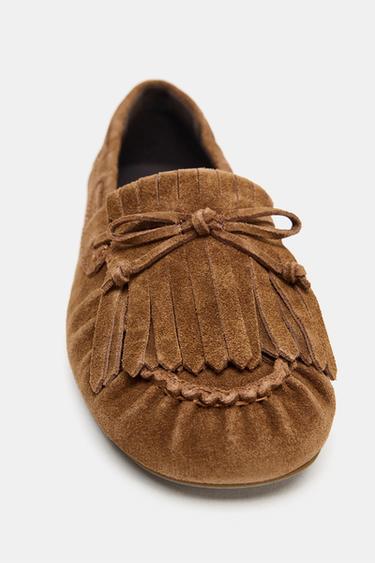 MOCASSINS EN CROÛTE DE CUIR À FRANGES - Marron foncé de Zara - Image 3
