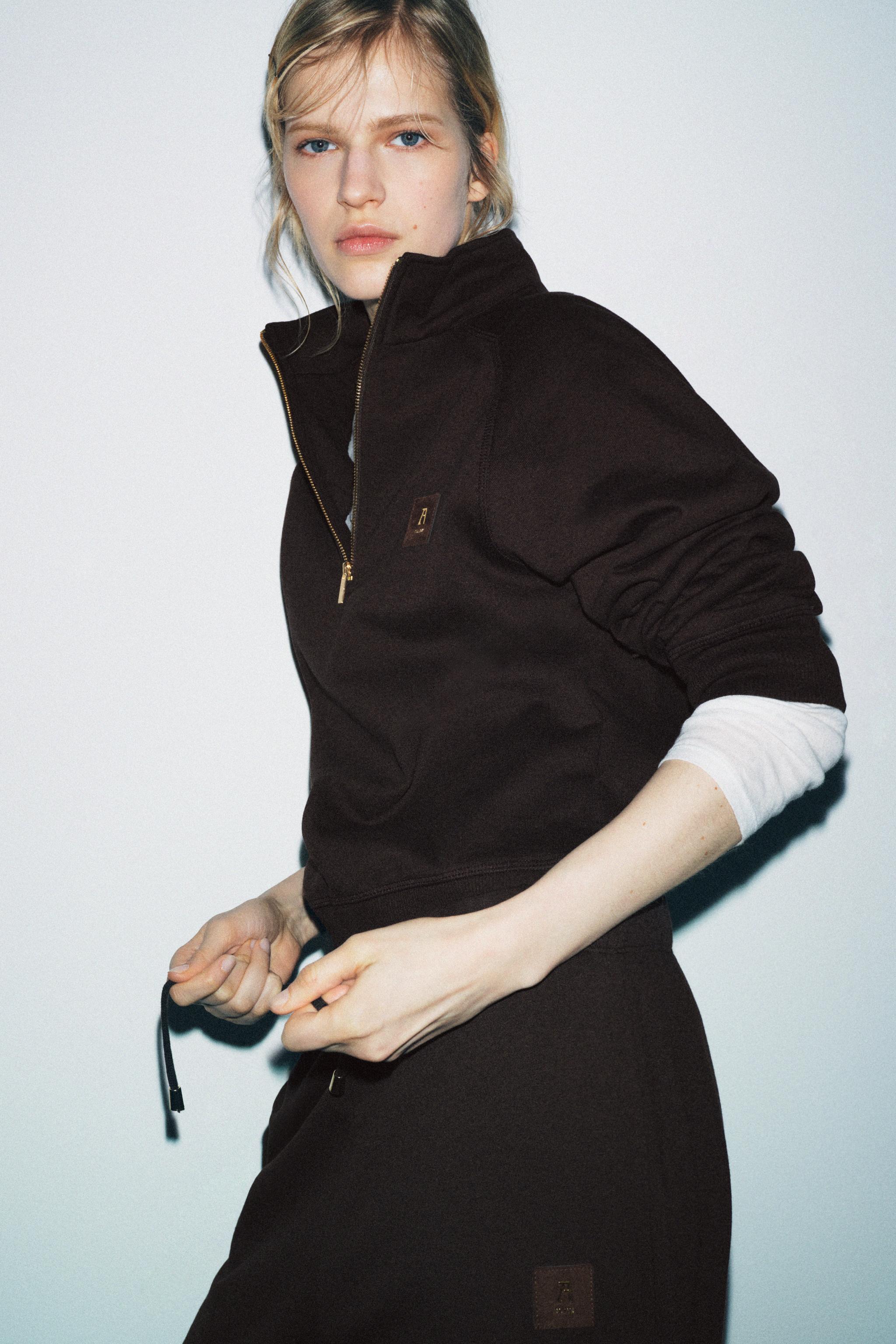ZIP PATCH SWEATSHIRT