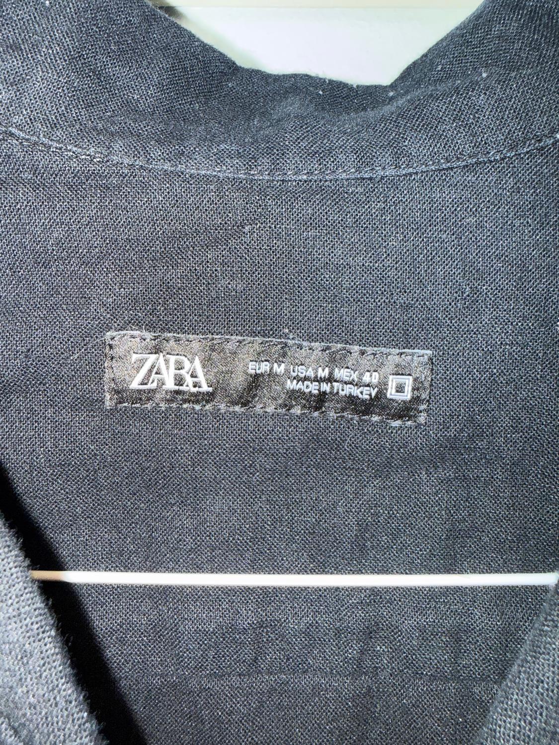 BLACK SHORT SLEEVE WITH WHITE EMBROIDERY - Image 3