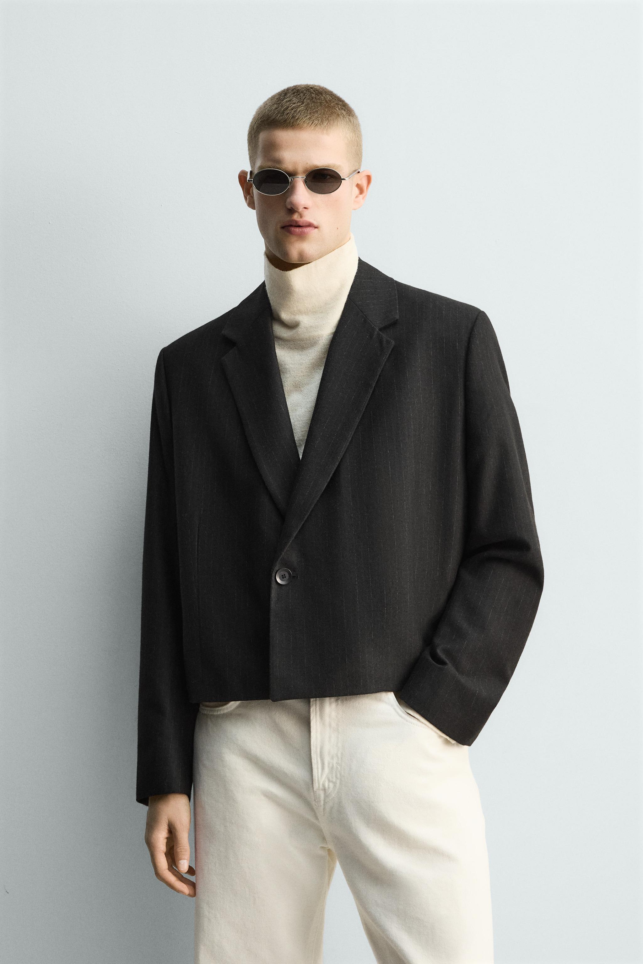 PINSTRIPE CROPPED FIT SUIT BLAZER