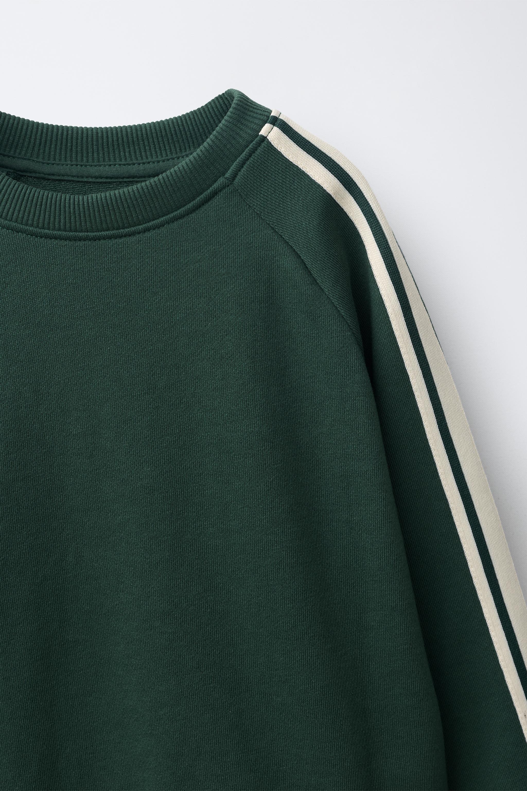 SWEATSHIRT AND JOGGER SET WITH SIDE STRIPES