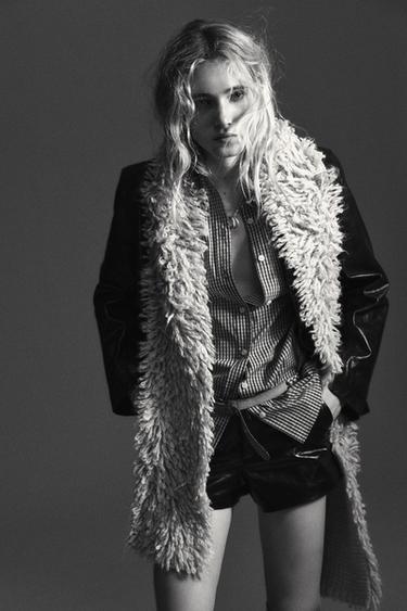 TEXTURED KNIT SCARF - Ecru by Zara