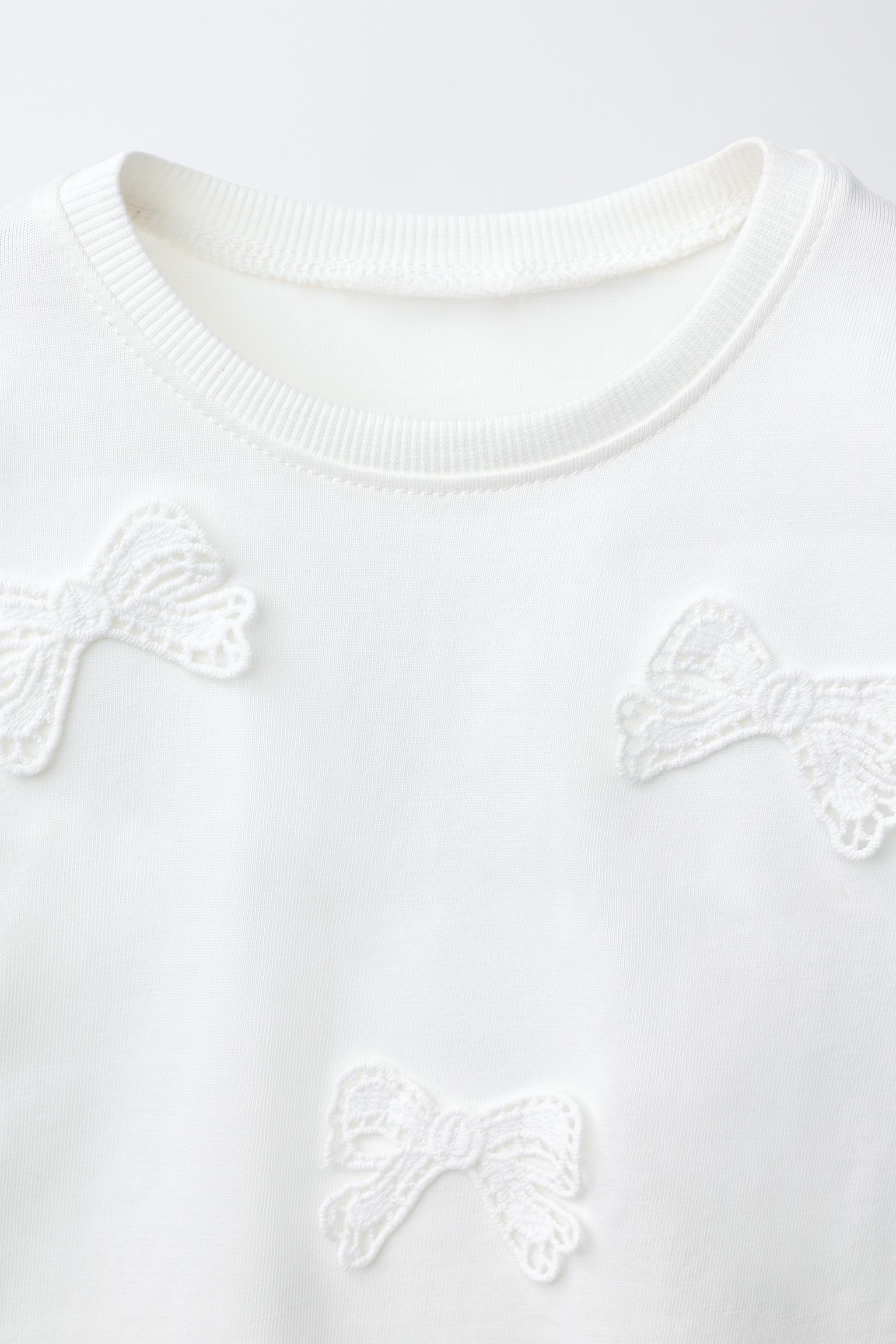 T-SHIRT LACETS CROCHET