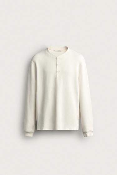 WAFFLE-KNIT HENLEY T-SHIRT — Ecru 1