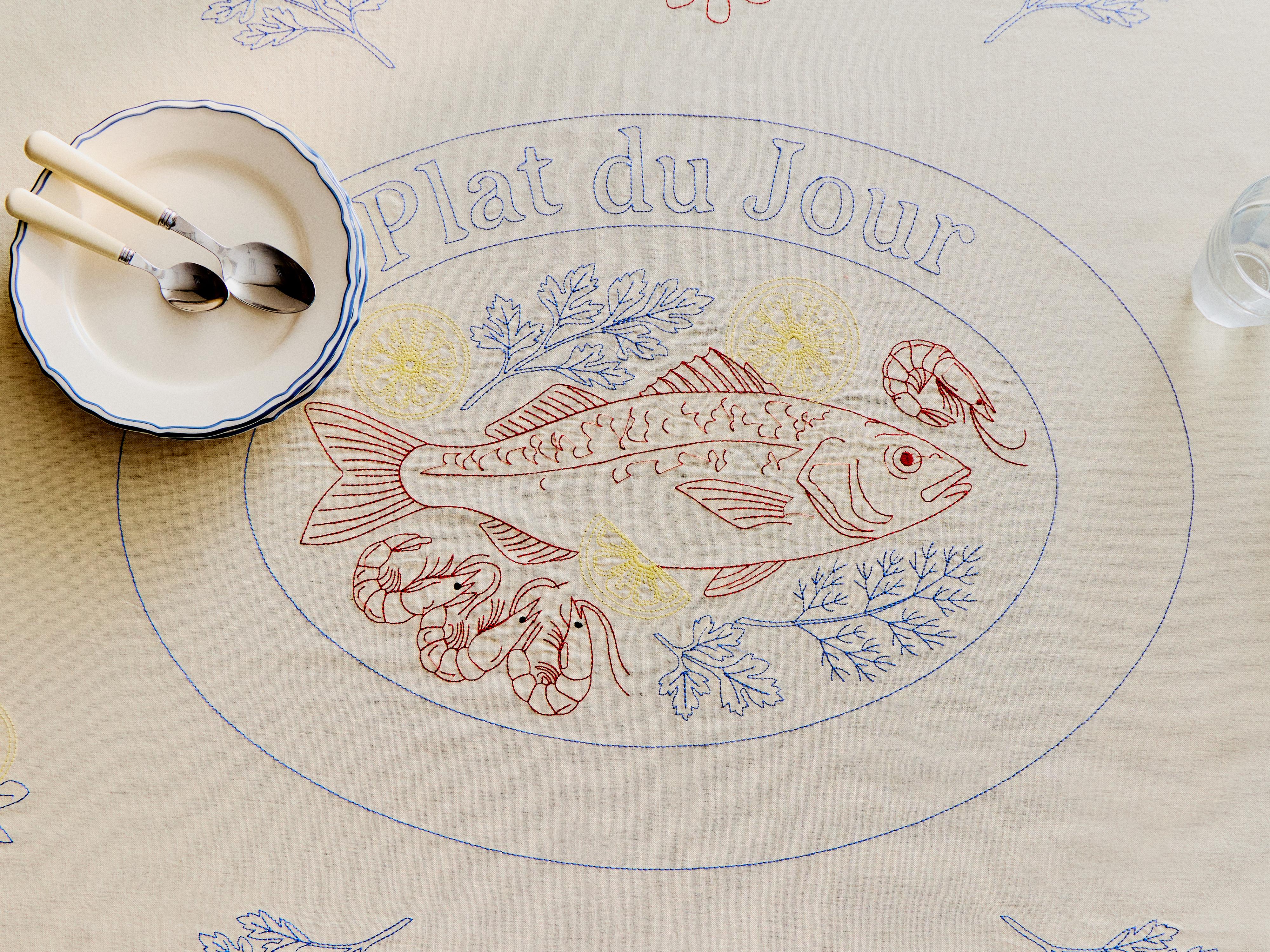 FISH PRINT COTTON TABLECLOTH — Light beige
