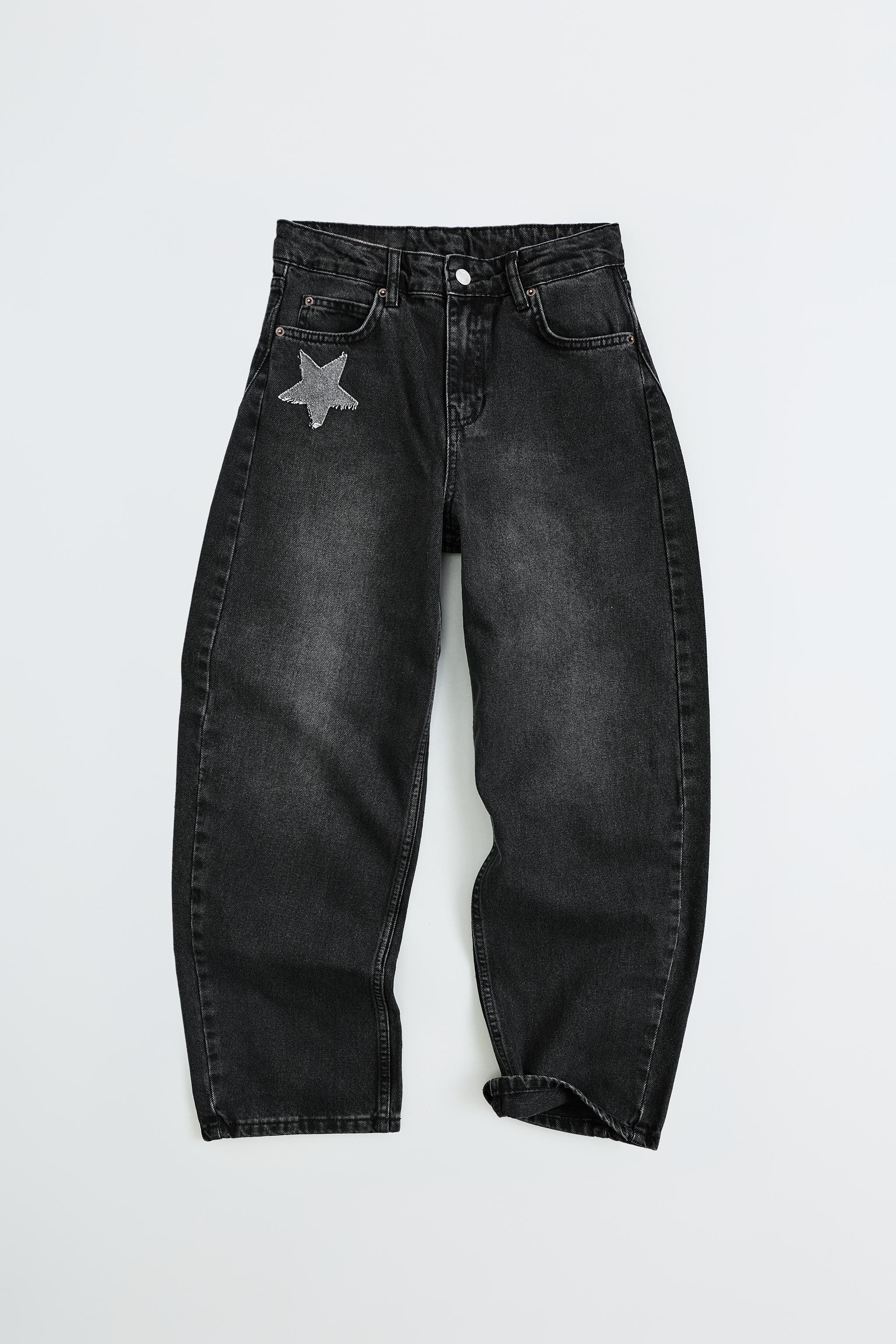 Star Patch Barrel Jeans — Gray