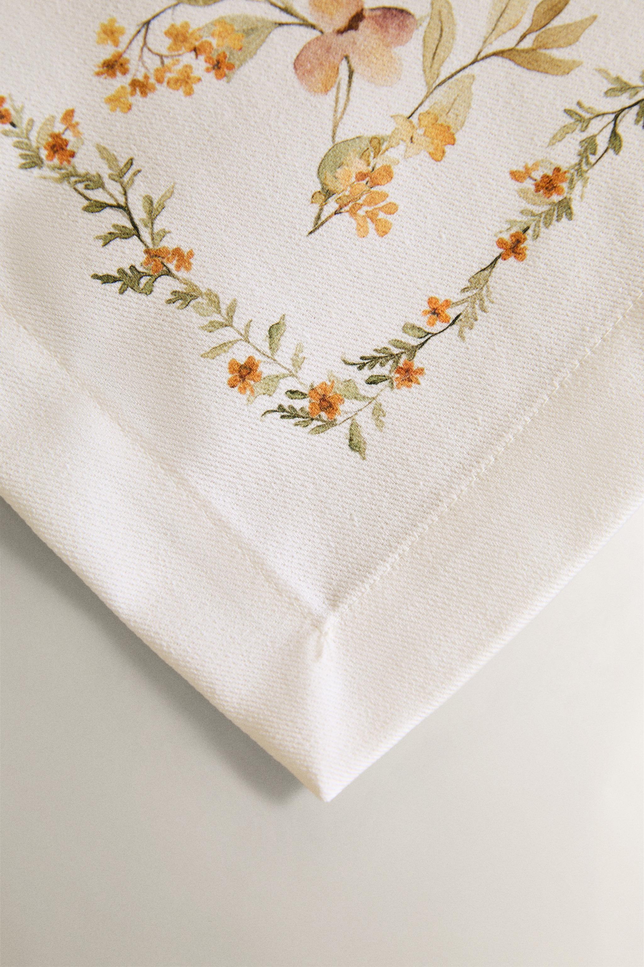 RESIN-COATED FLORAL PRINT PLACEMAT