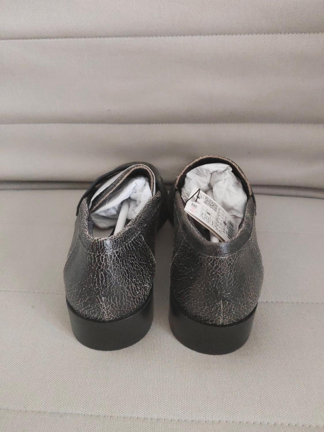 DISTRESSED LEATHER LOAFERS - Image 4