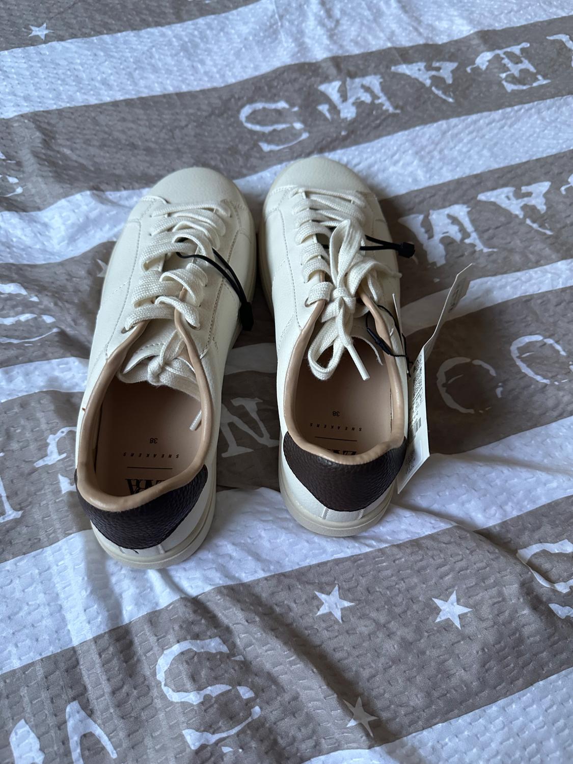 TRAINERS WITH HEEL TAB DETAIL - Image 2