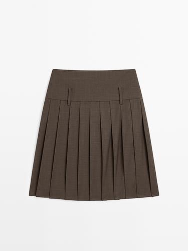 Falda corta fajín tablas - Chocolate de Zara