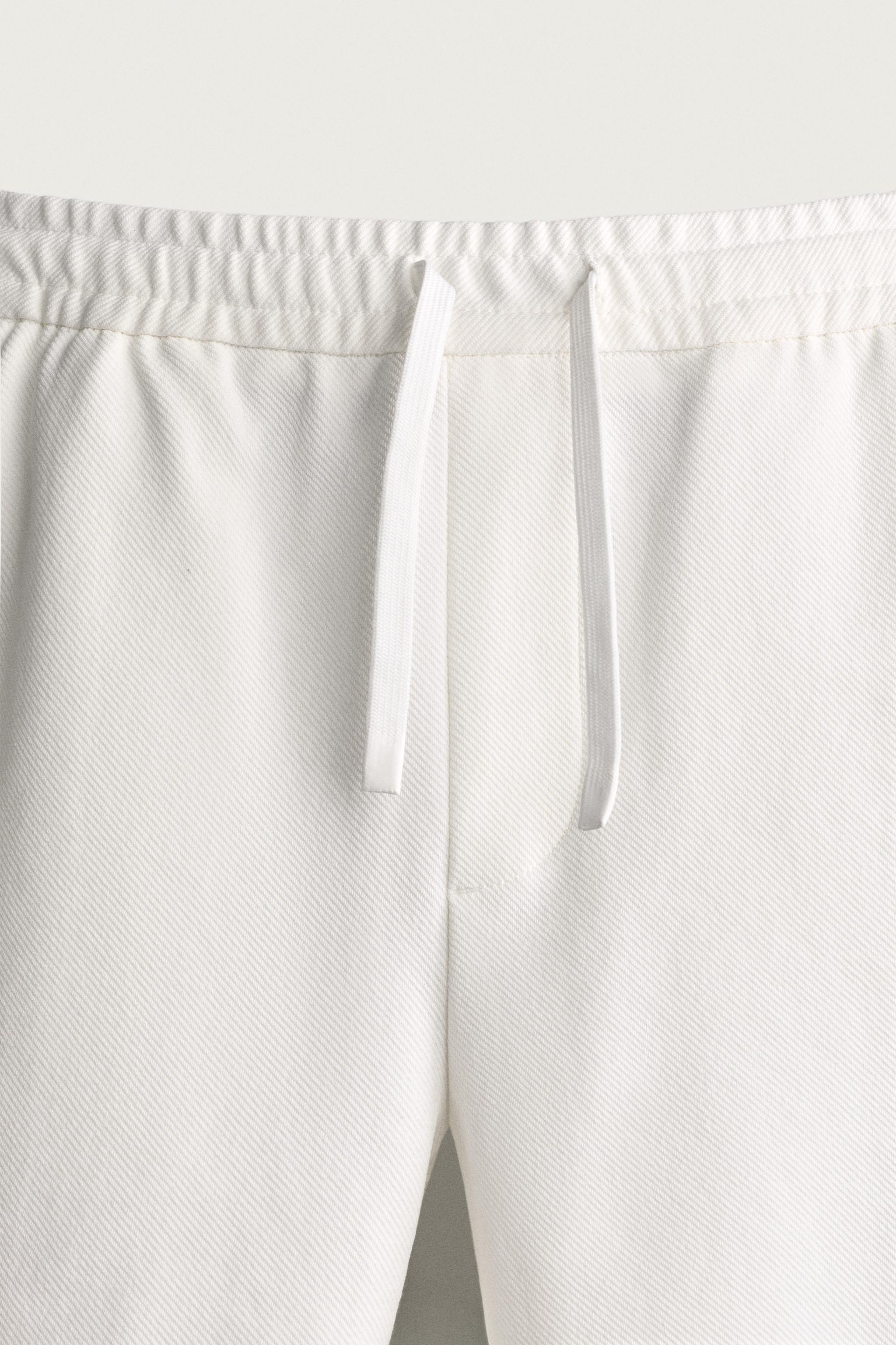 BERMUDA REGULAR FIT CONFORT