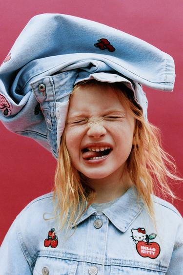 ДЖИНСОВАЯ КУРТКА HELLO KITTY © SANRIO — СИНИЙ от Zara