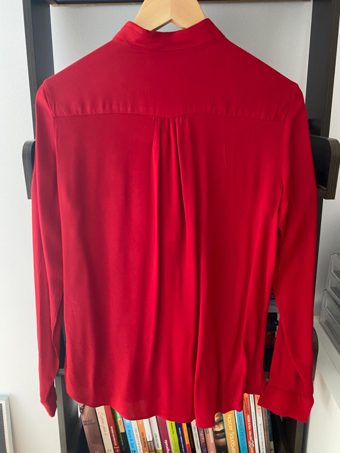 CAMISA COM LAÇADA E DETALHE METALICO - Image 2