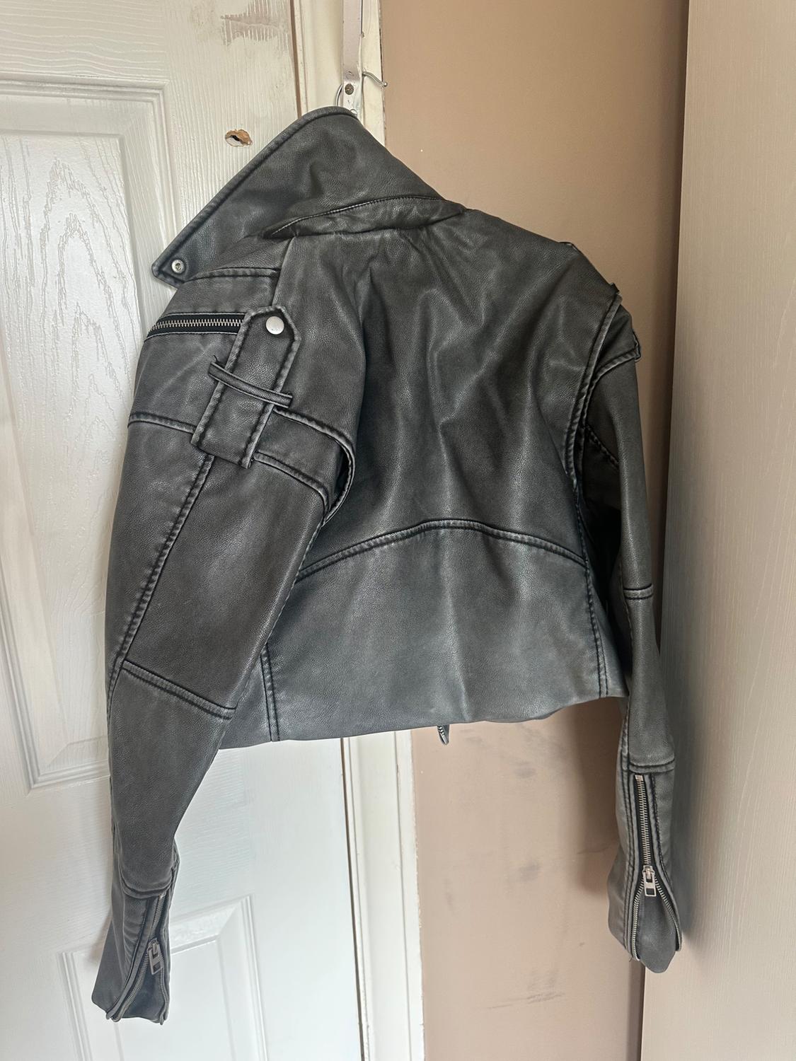 WORN A FEW TIMES - Image 3