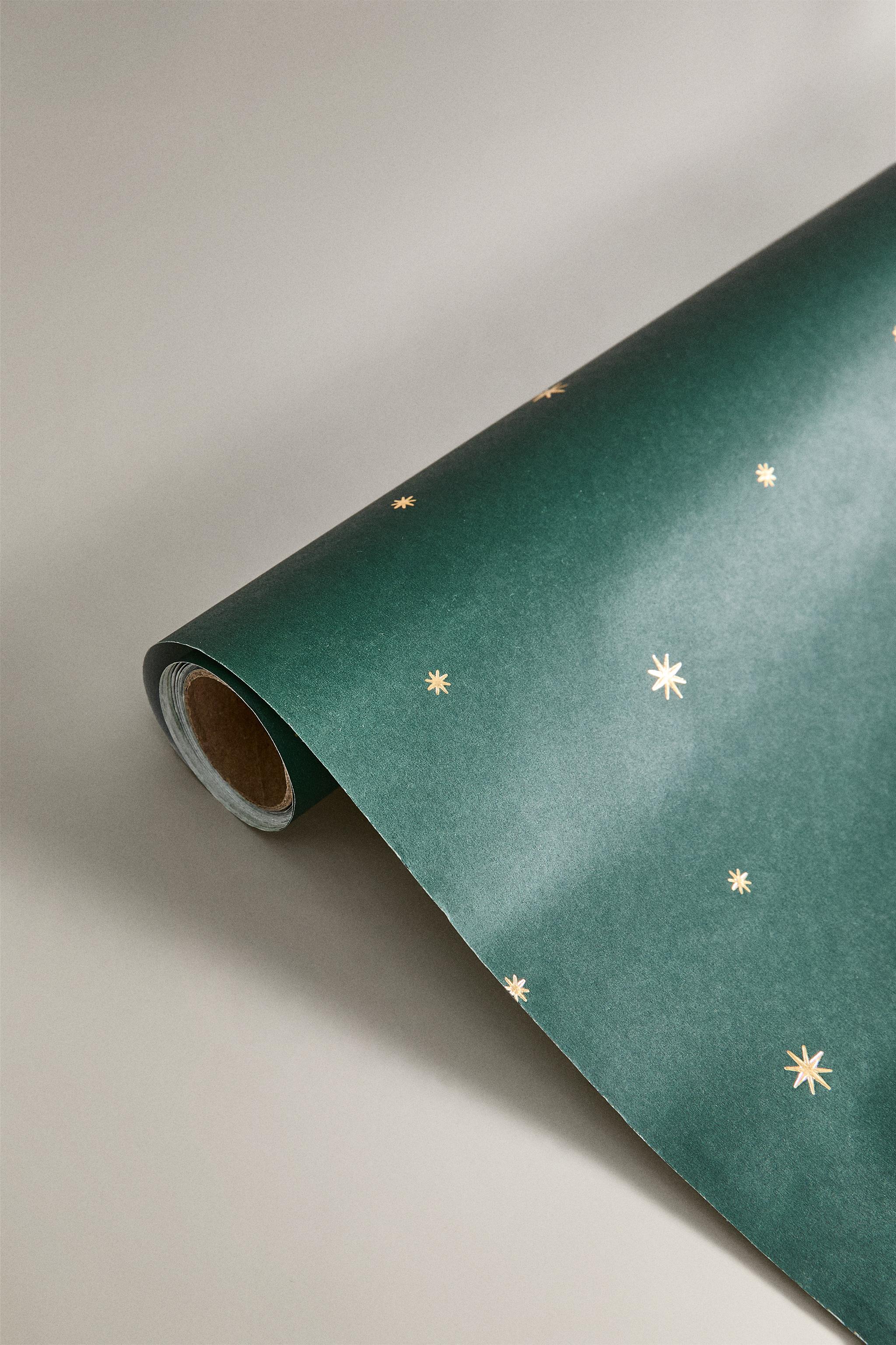 SET OF CHRISTMAS STAR GIFT WRAPPING PAPER AND RIBBON BOW