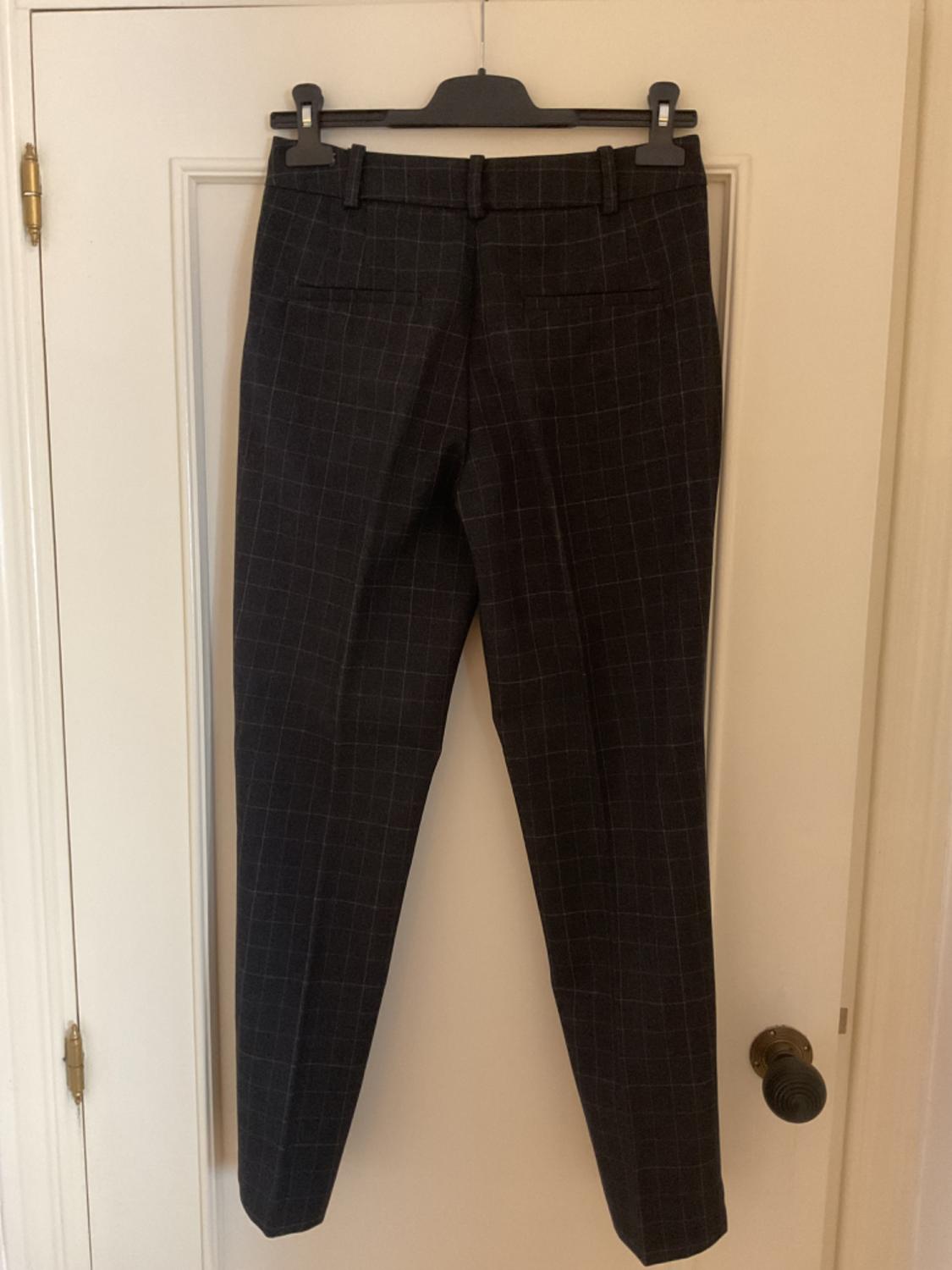 PANTALÓN CUADROS GRIS - Image 2