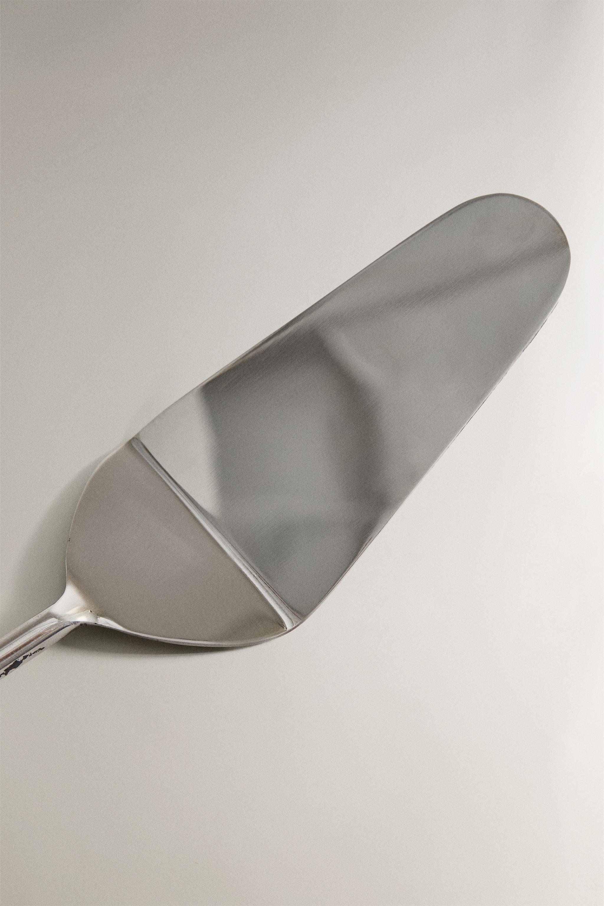 CAKE SLIDES AND KNIFE SET WITH BRAIDED METAL HANDLE