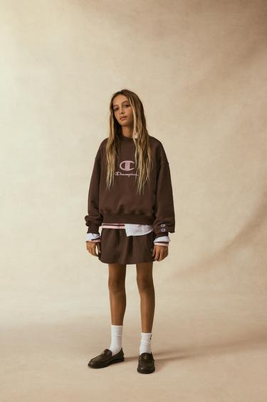 SWEATSHIRT MIT FLOCK-SCHRIFTZUG CHAMPION ® X ZARA - Braun von Zara