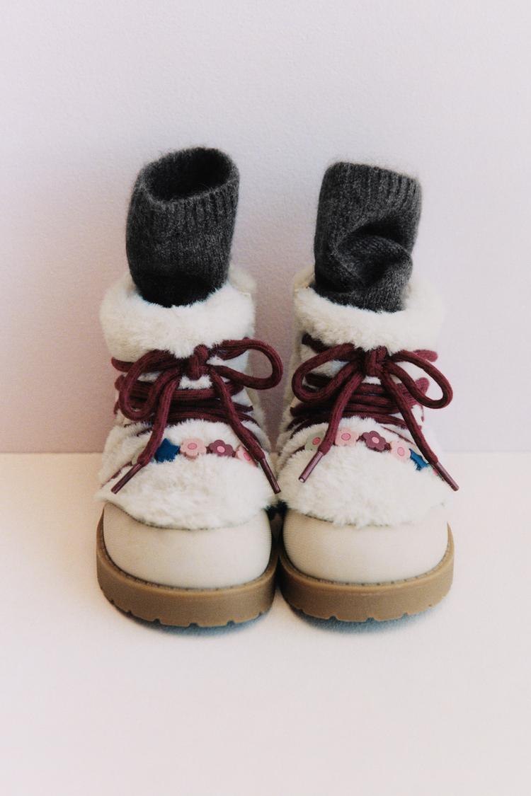 BOTA ABALORIOS PELO Blanco Crudo ZARA Estados Unidos de