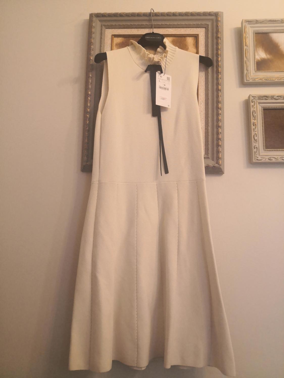 KNIT DRESS WITH TIE