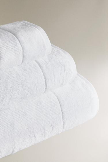 TEXTURED STRIPED BATH TOWEL - White by Zara - Image 1