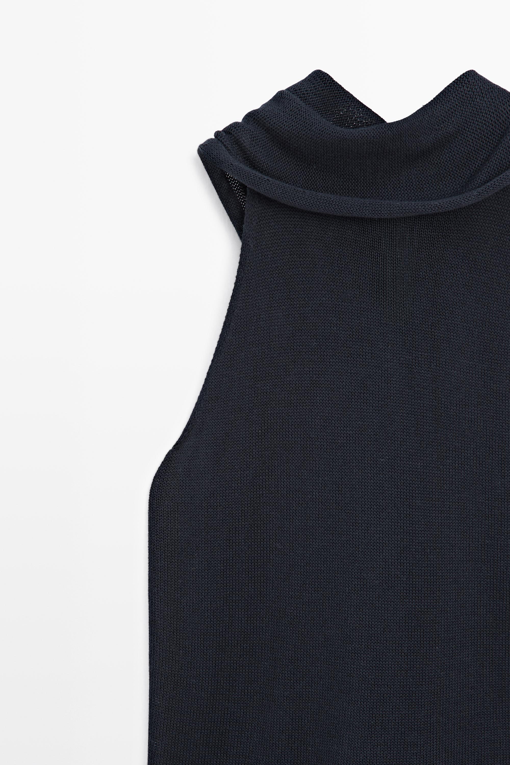 Flowing halter top with tie — Navy blue